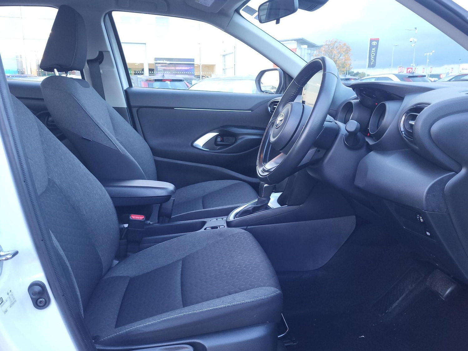 Used Toyota Yaris Cross 2023 for sale - 76888345: Photo 11