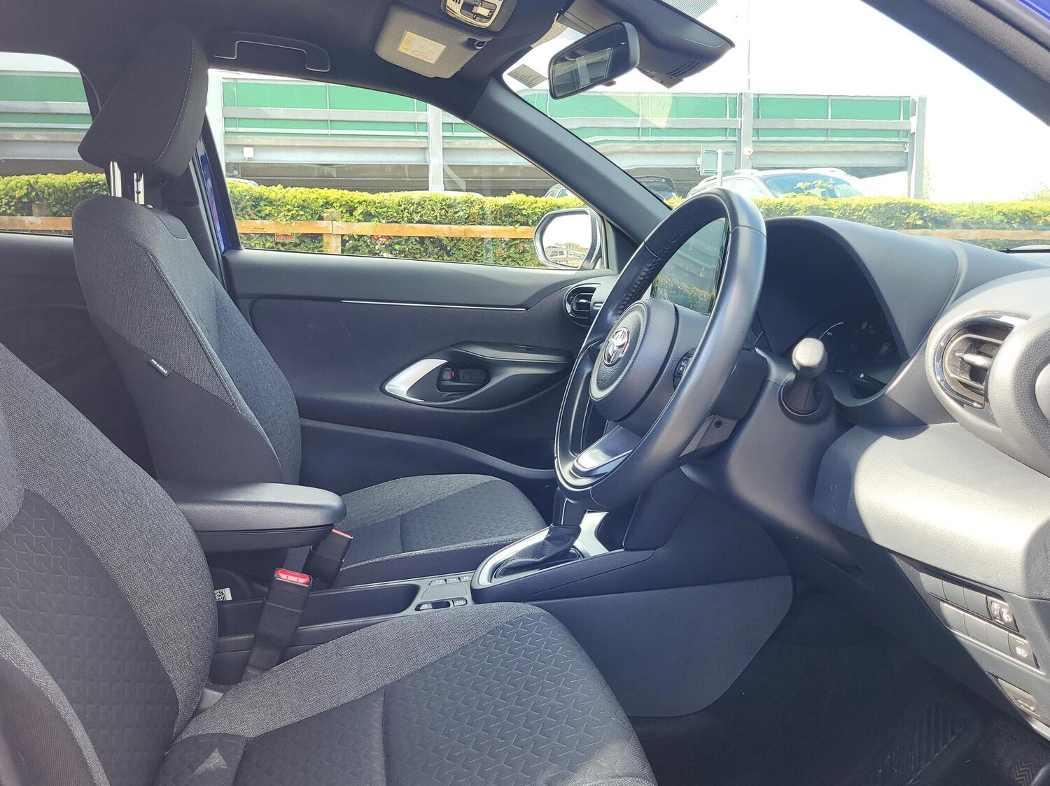 Used Toyota Yaris 2022 for sale - 75758337: Photo 11