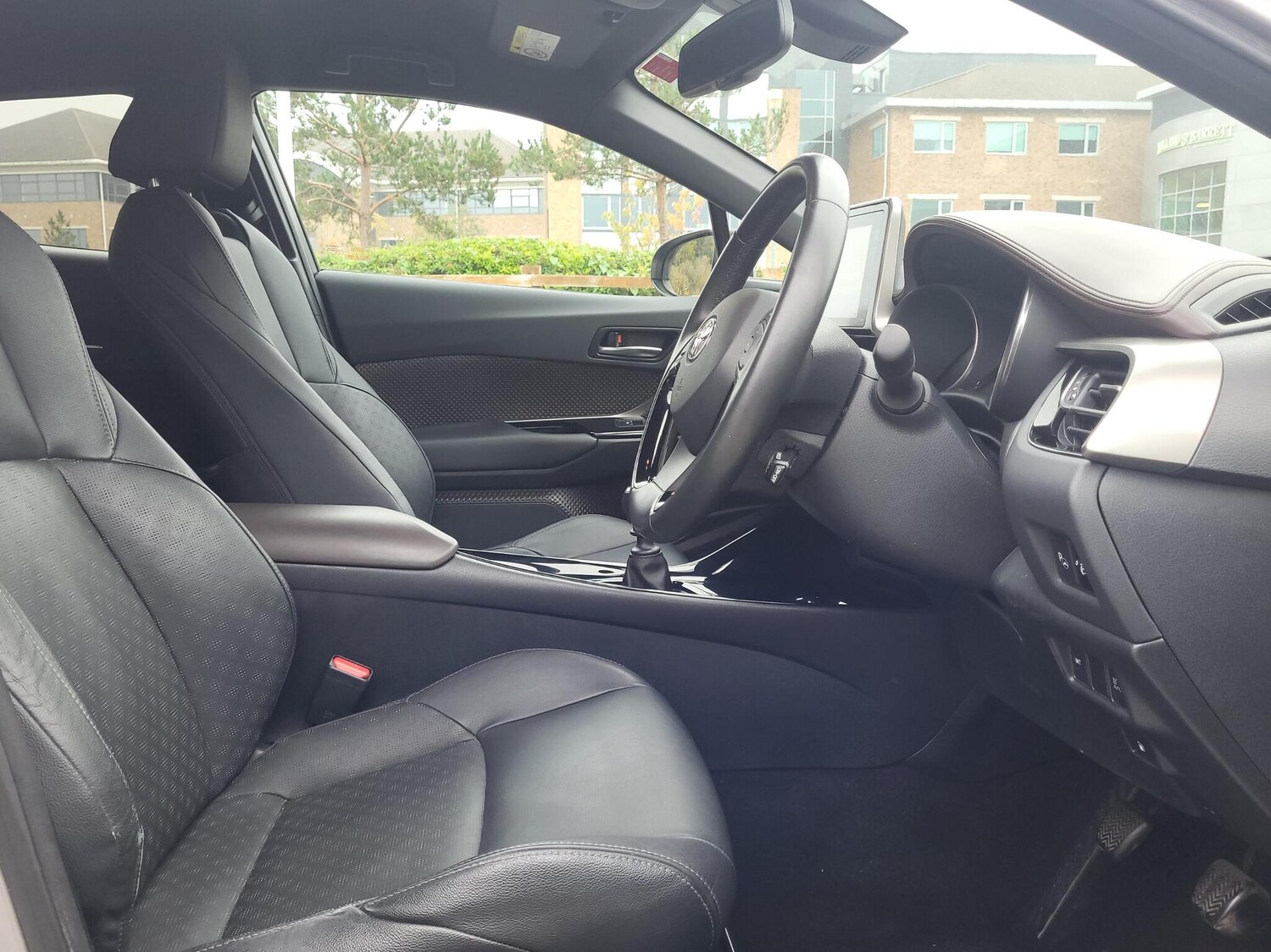 Used Toyota C-HR 2019 for sale - 76190730: Photo 11