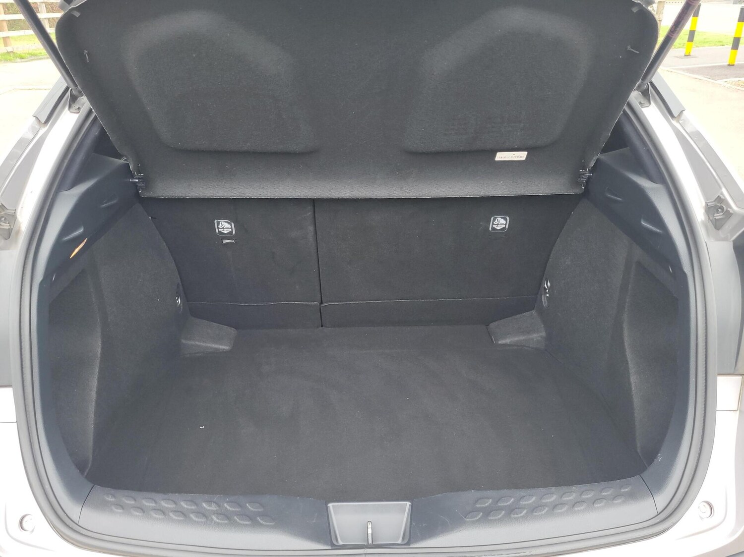 Used Toyota C-HR 2019 for sale - 76190730: Photo 14
