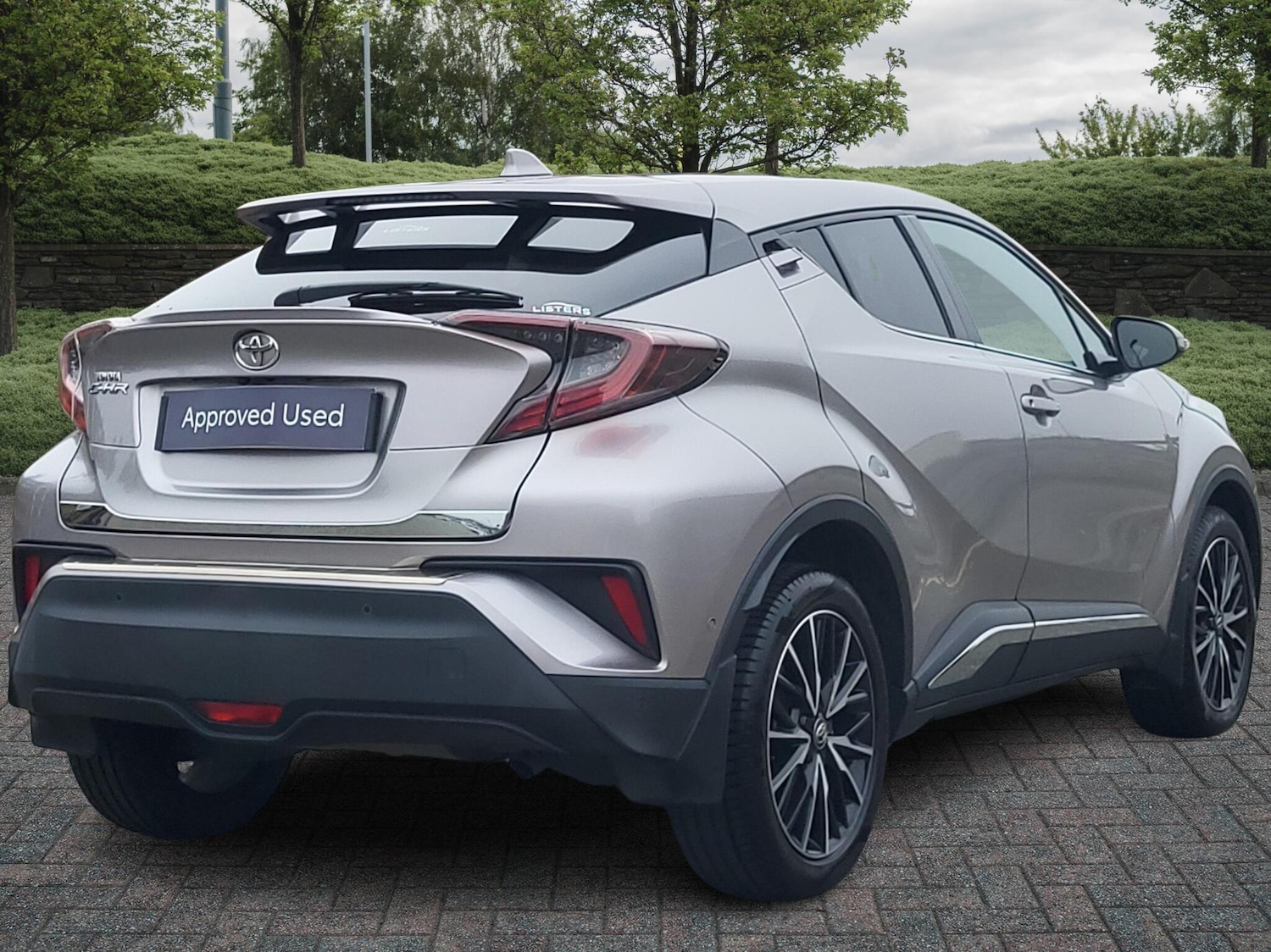 Used Toyota C-HR 2019 for sale - 76190730: Photo 2