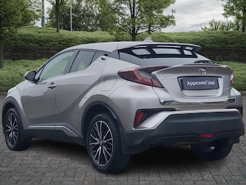 Used Toyota C-HR 2019 for sale - 76190730: Photo