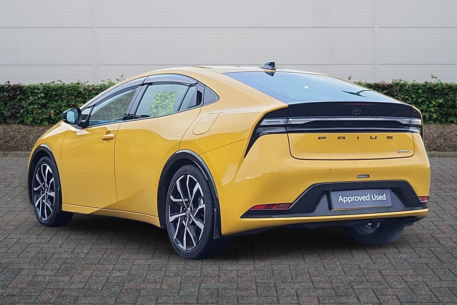 Used Toyota Prius 2025 for sale - 77442138: Photo 2