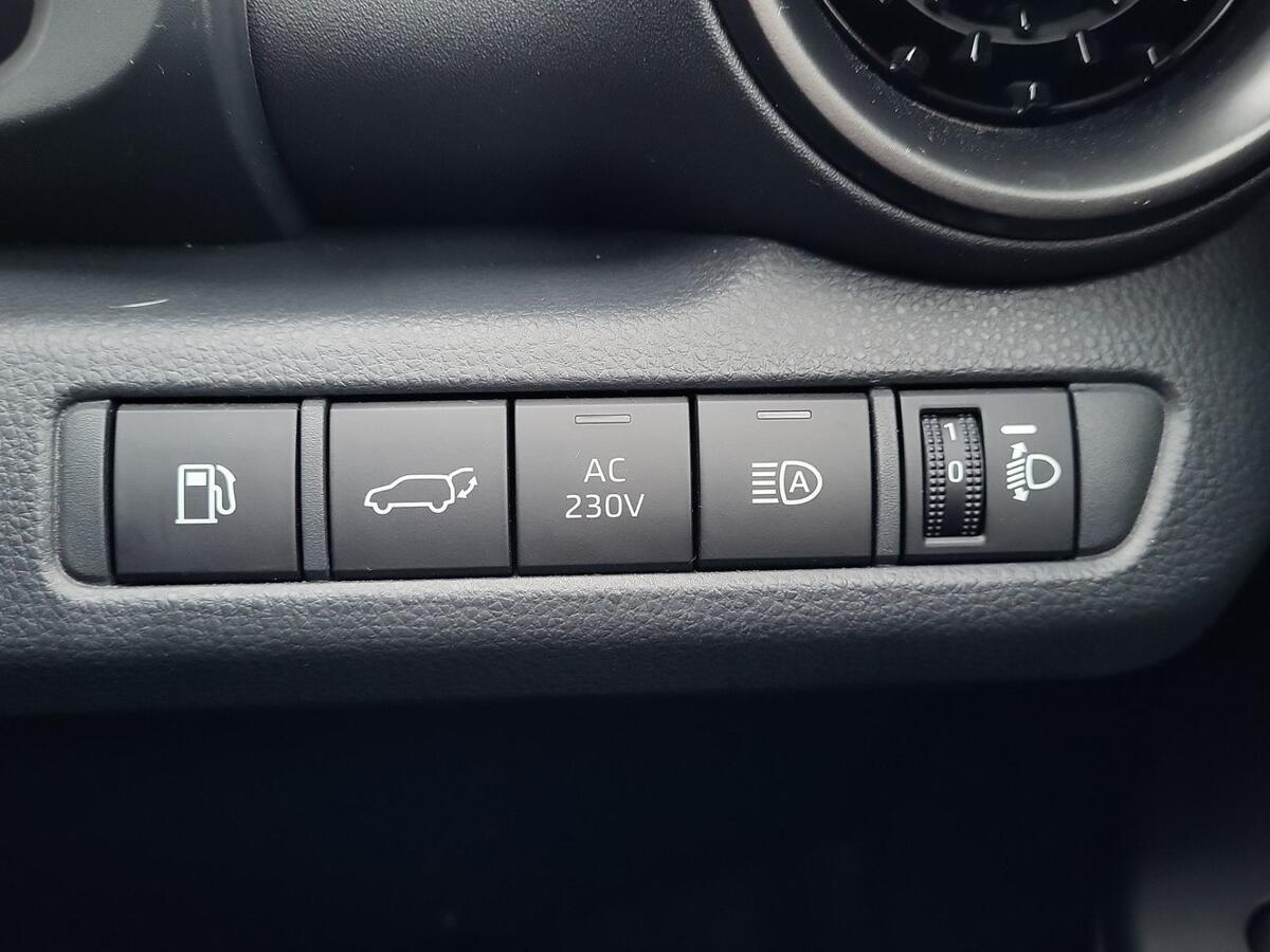 Used Toyota C-HR 2024 for sale - 76716681: Photo 16