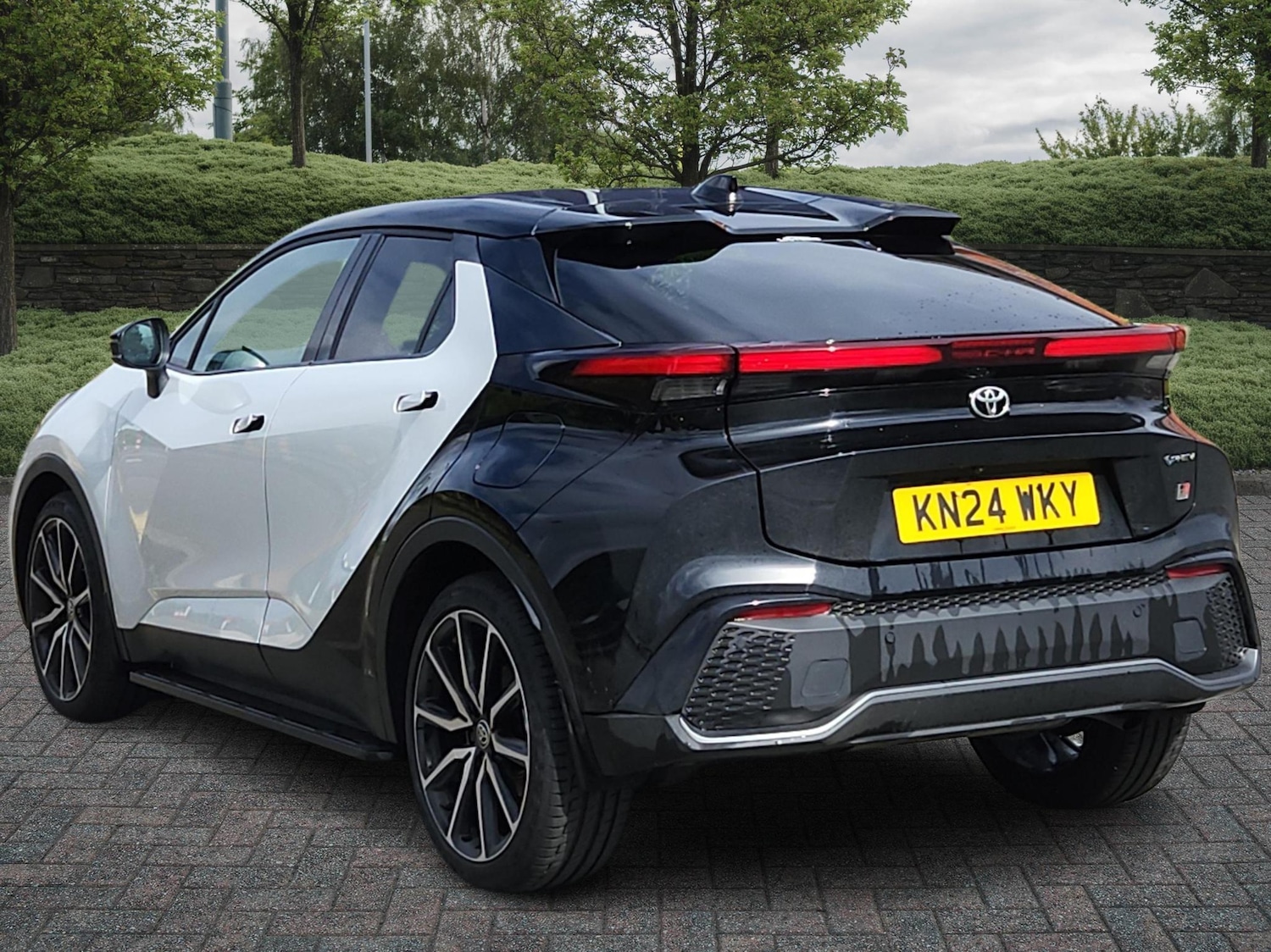 Used Toyota C-HR 2024 for sale - 77192979: Photo 4