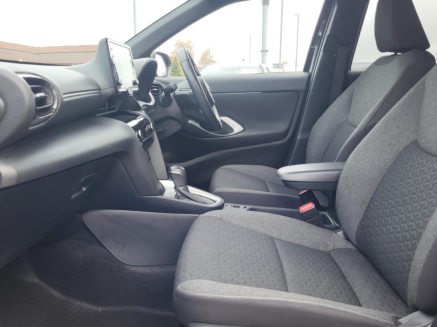 Used Toyota Yaris 2024 for sale - 76359742: Photo 10