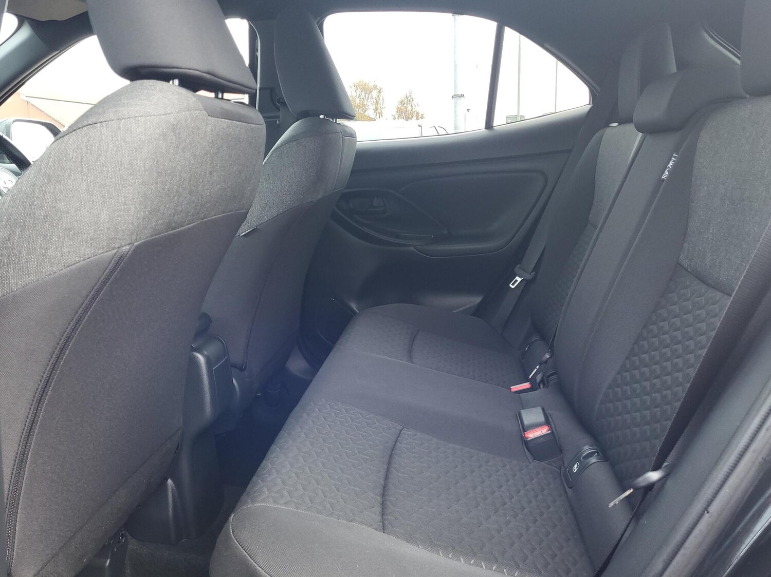 Used Toyota Yaris 2024 for sale - 76359742: Photo 12