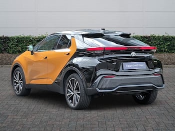 Used Toyota C-HR 2024 for sale - 79671009: Photo