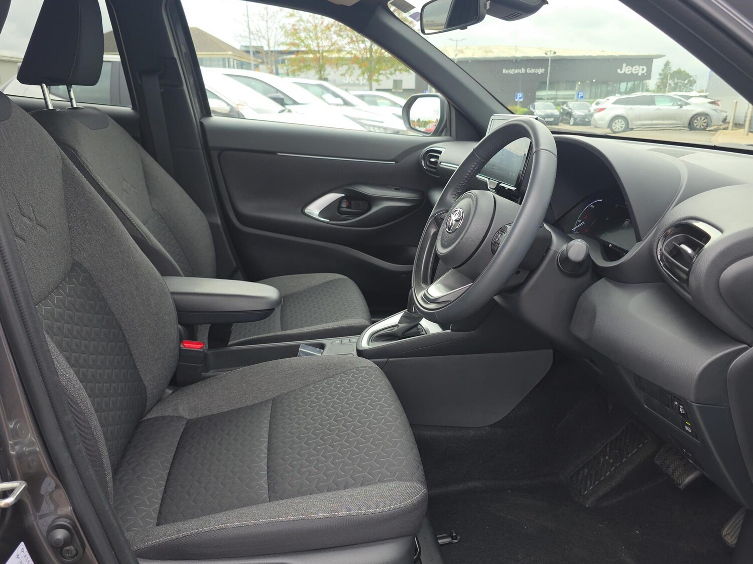 Used Toyota Yaris 2023 for sale - 75979502: Photo 11