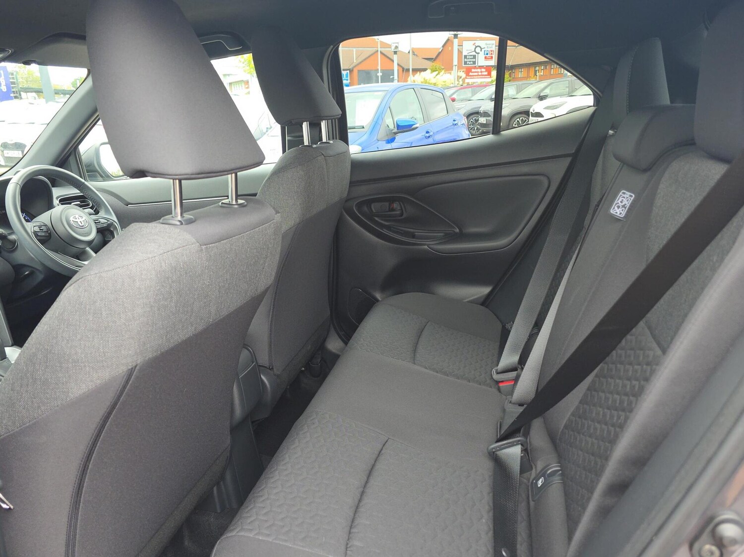 Used Toyota Yaris 2023 for sale - 75979502: Photo 12