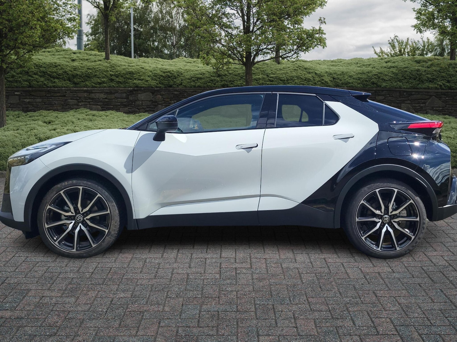 Used Toyota C-HR 2025 for sale - 76241230: Photo 17