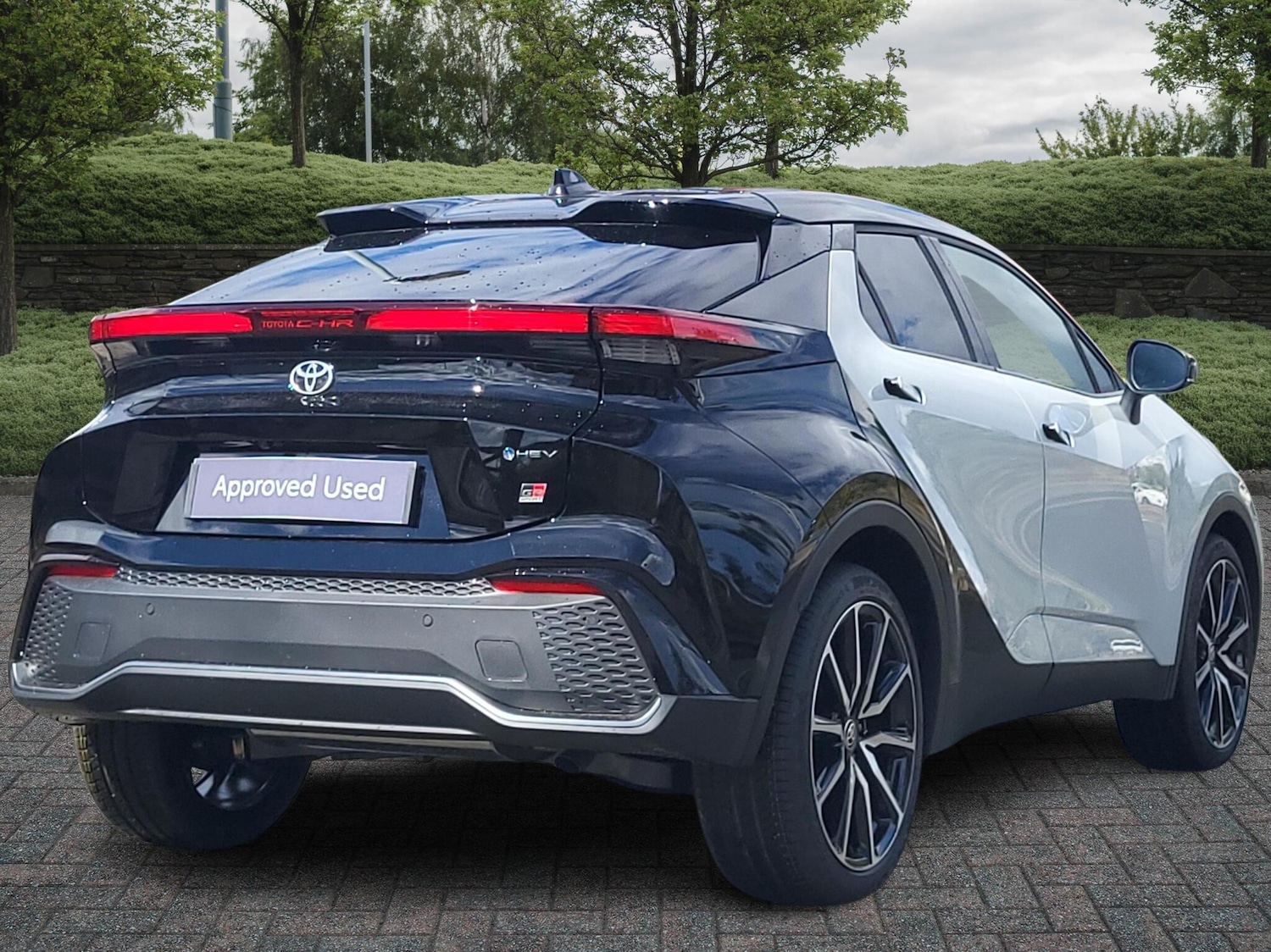 Used Toyota C-HR 2025 for sale - 76241230: Photo 2