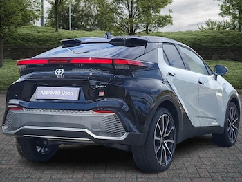 Used Toyota C-HR 2025 for sale - 76241230: Photo 2
