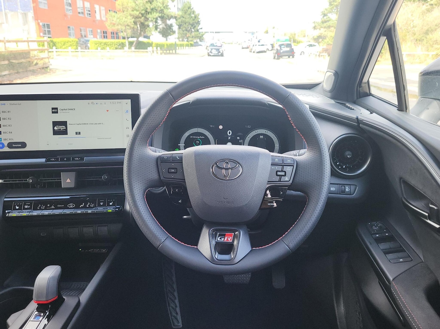 Used Toyota C-HR 2025 for sale - 76241230: Photo 6