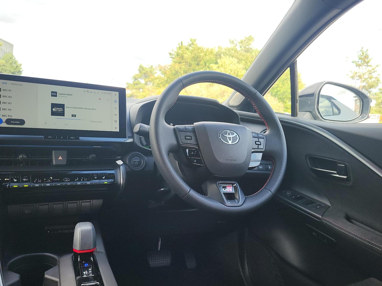 Used Toyota C-HR 2025 for sale - 76241230: Photo 8