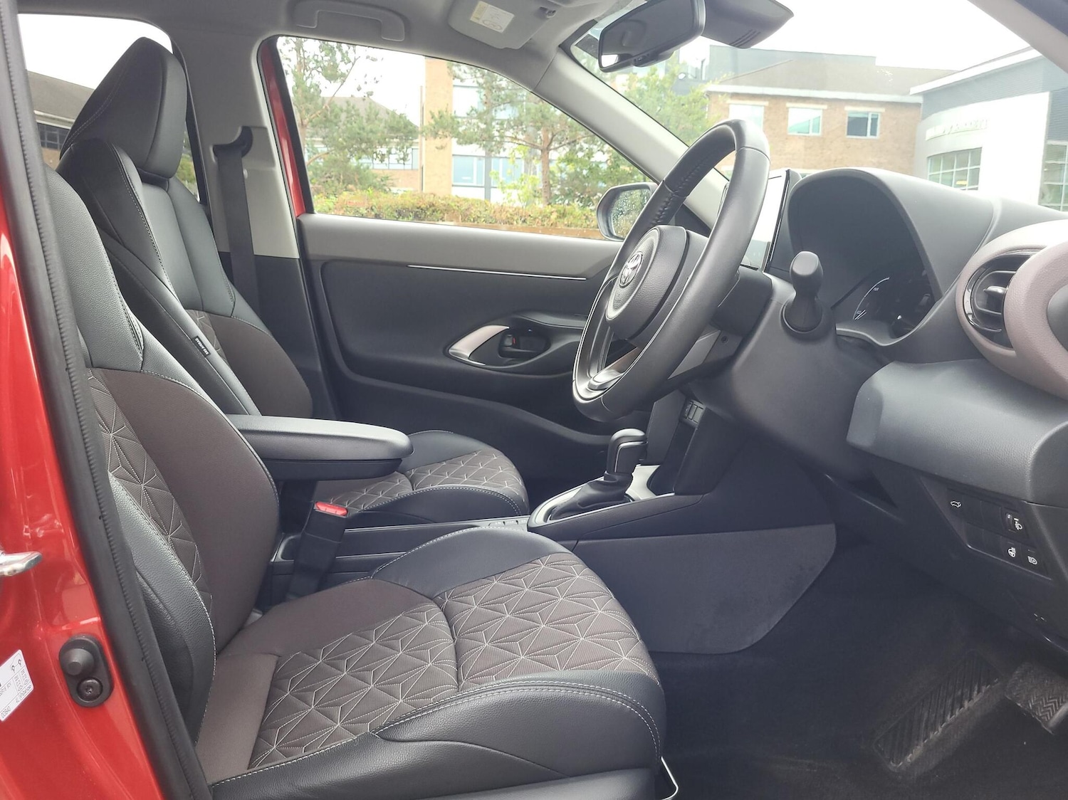 Used Toyota Yaris Cross 2023 for sale - 76486658: Photo 11