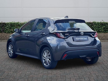 Used Toyota Yaris 2023 for sale - 78073908: Photo