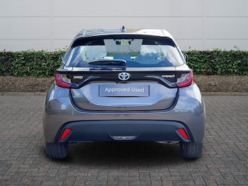 Used Toyota Yaris 2023 for sale - 78073908: Photo