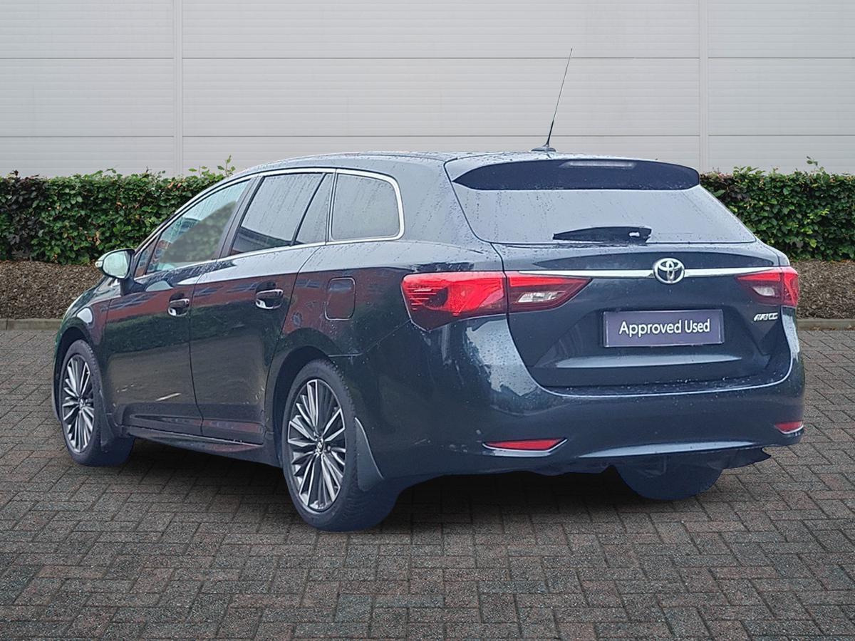 Used Toyota Avensis 2017 for sale - 77307077: Photo 2