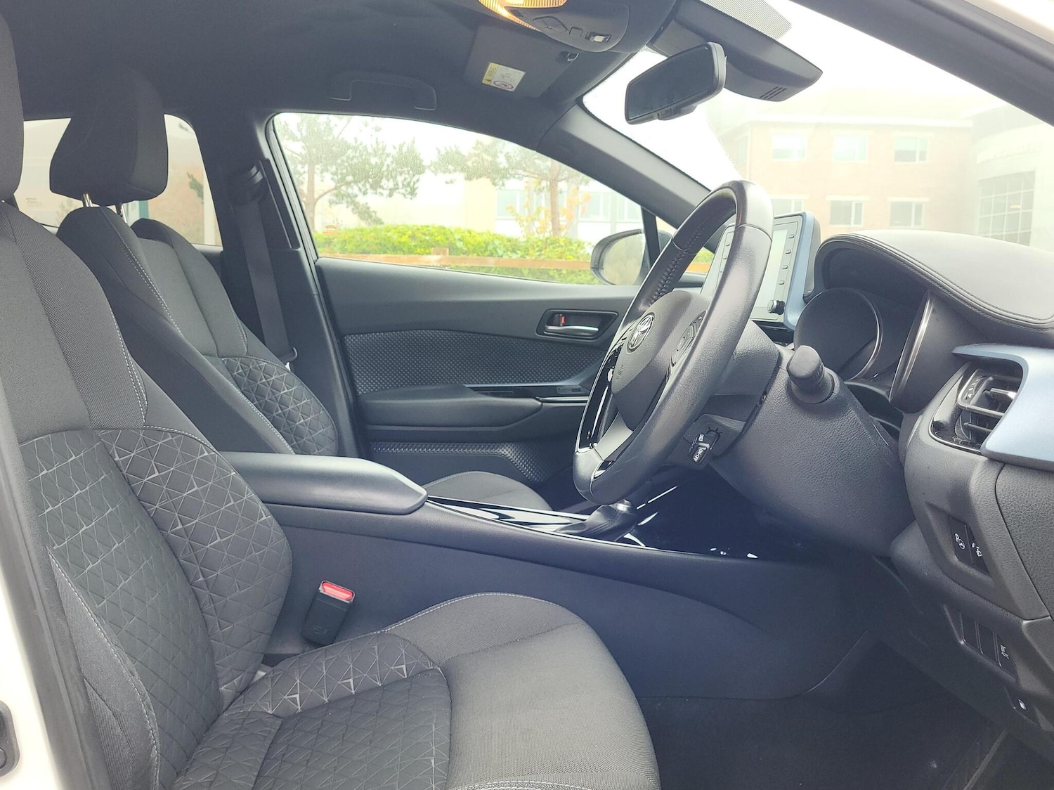 Used Toyota C-HR 2021 for sale - 76447060: Photo 11