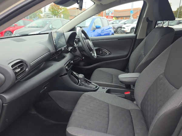 Used Toyota Yaris 2024 for sale - 76123847: Photo 10