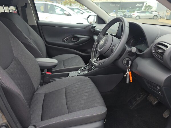 Used Toyota Yaris 2024 for sale - 76123847: Photo 11