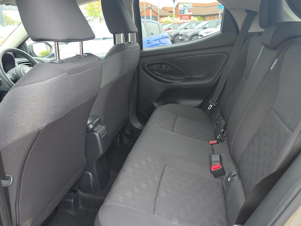 Used Toyota Yaris 2024 for sale - 76123847: Photo 12