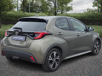 Used Toyota Yaris 2024 for sale - 76123847: Photo 2