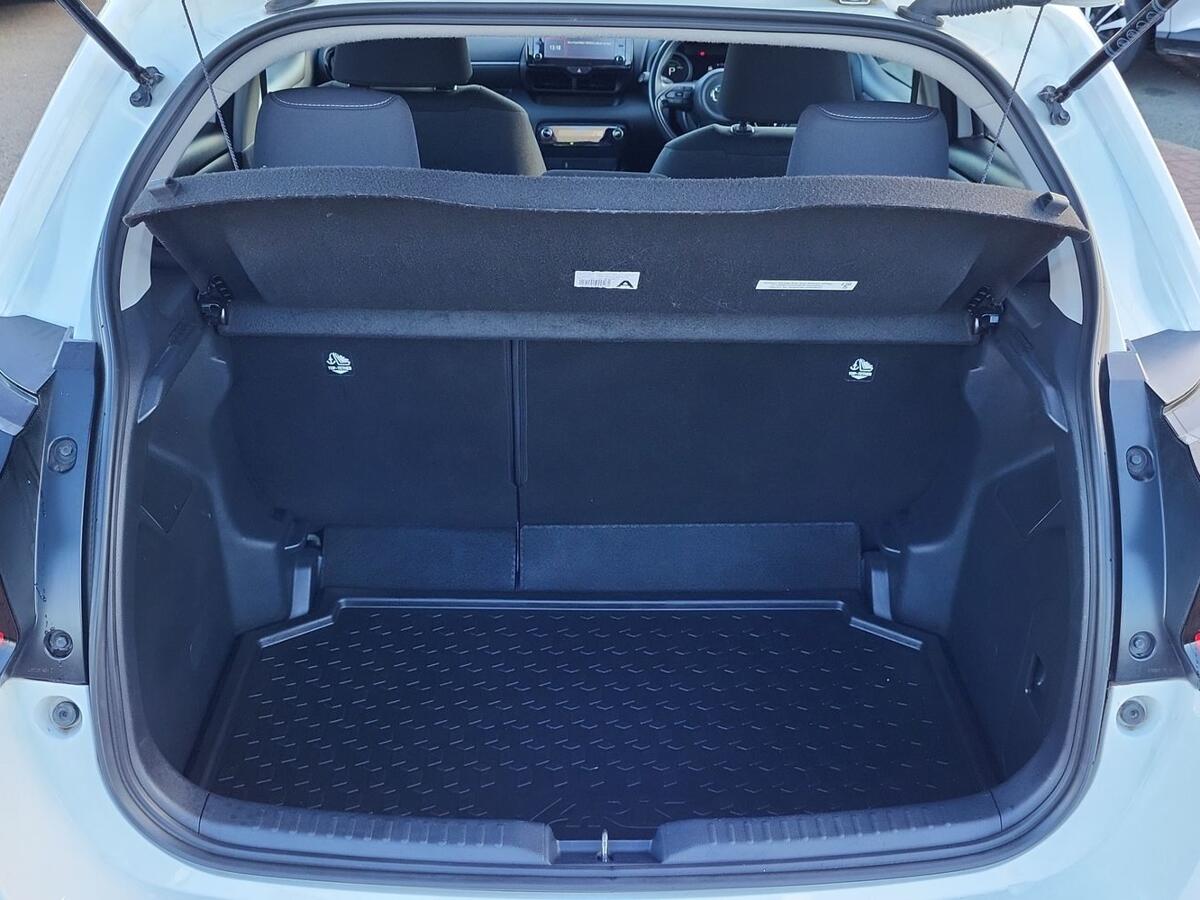 Used Toyota Yaris 2022 for sale - 76800643: Photo 10