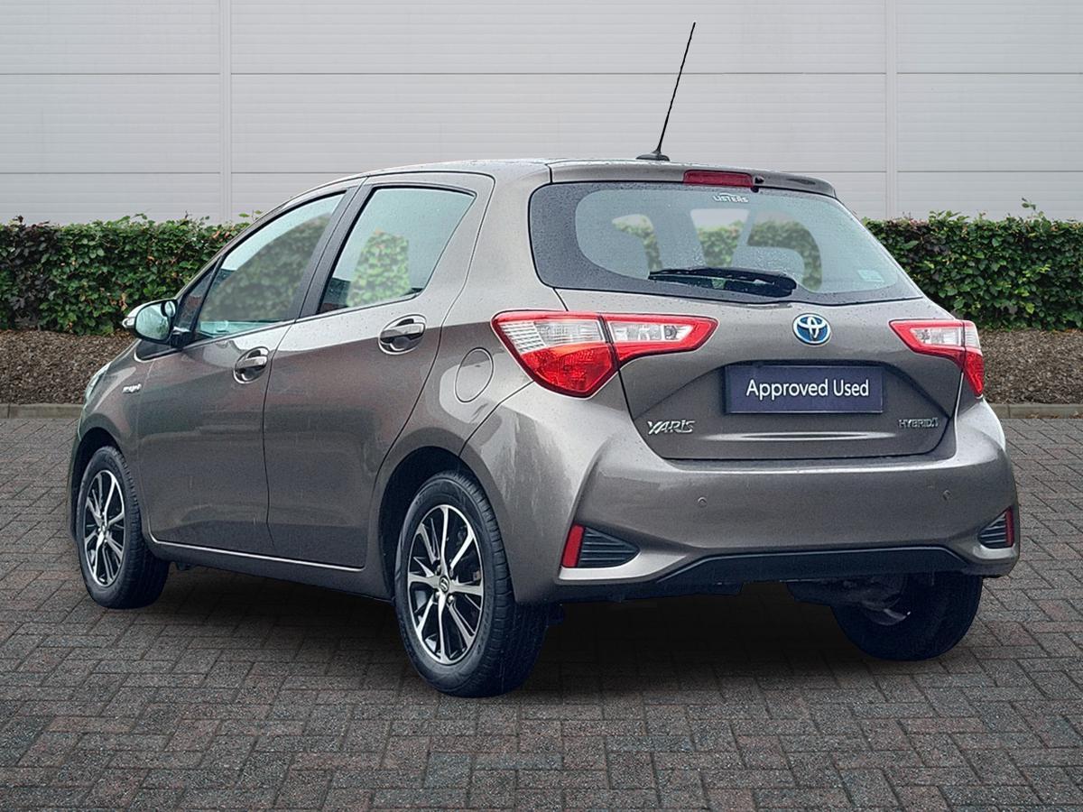 Used Toyota Yaris 2019 for sale - 77575940: Photo 2