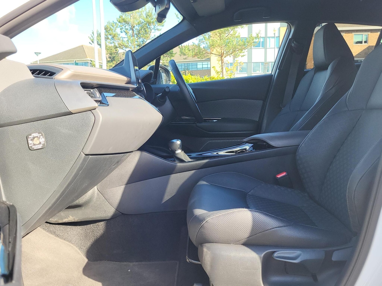 Used Toyota C-HR 2023 for sale - 76551799: Photo 10