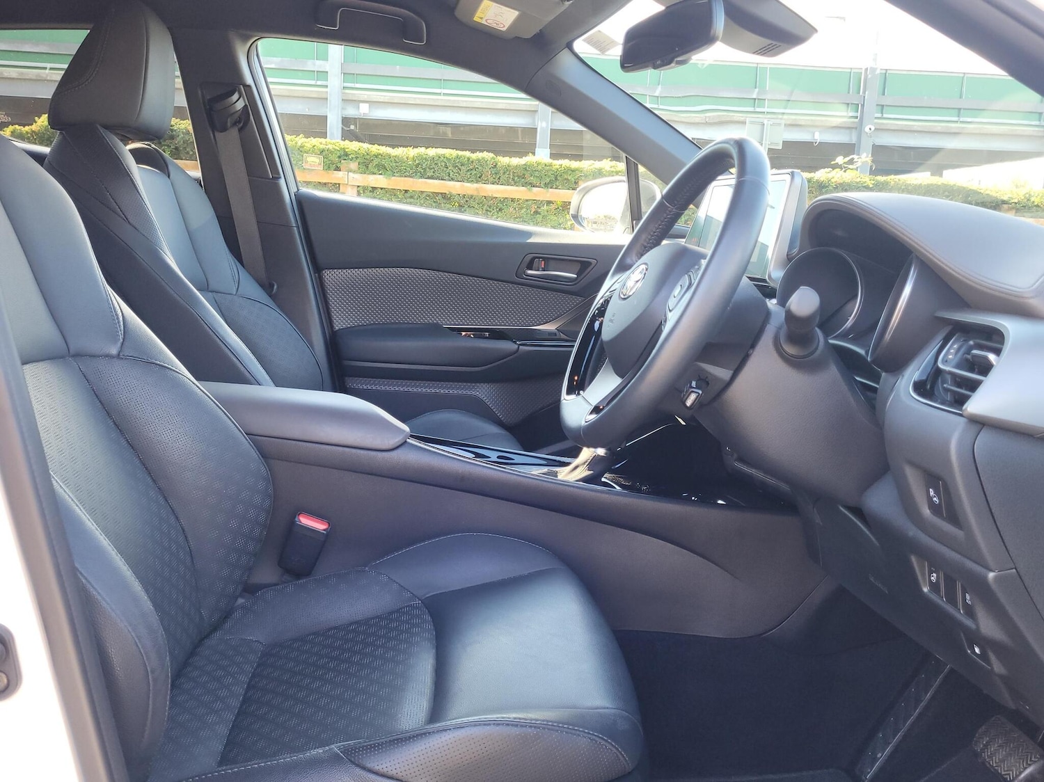 Used Toyota C-HR 2023 for sale - 76551799: Photo 11