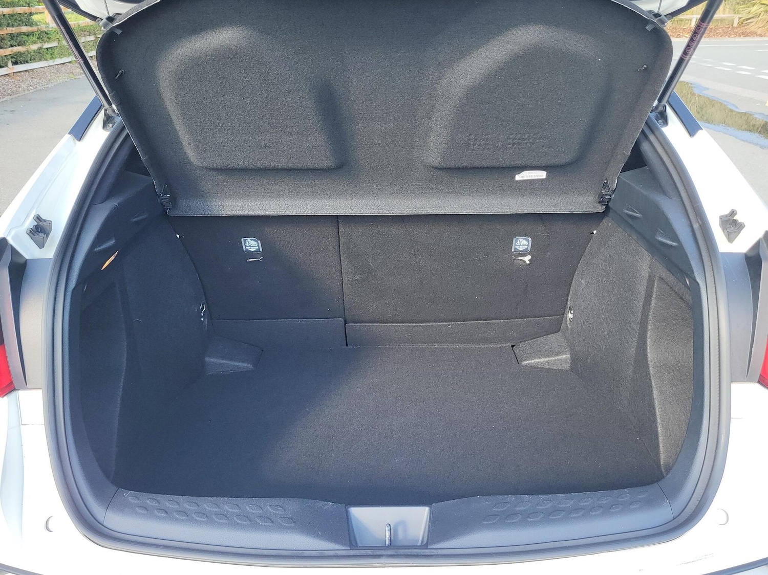 Used Toyota C-HR 2023 for sale - 76551799: Photo 14