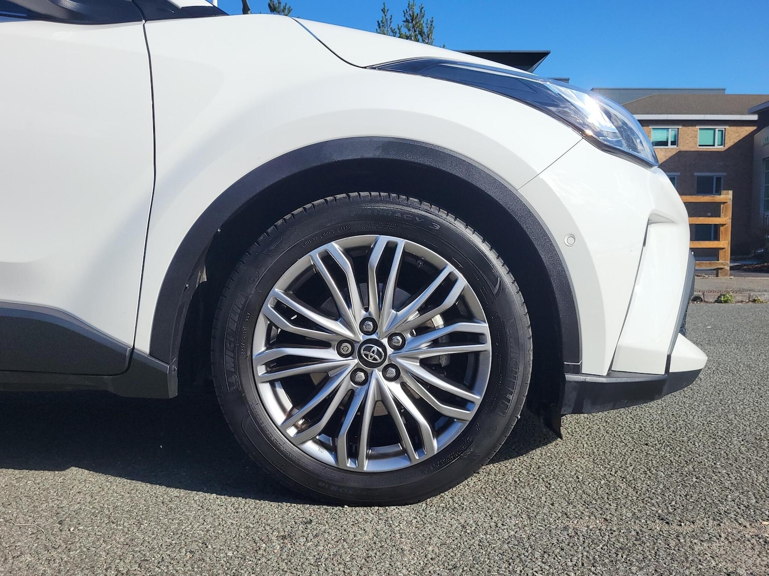 Used Toyota C-HR 2023 for sale - 76551799: Photo 18