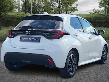 Used Toyota Yaris 2021 for sale - 75636339: Photo
