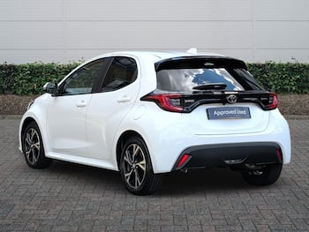 Used Toyota Yaris 2024 for sale - 79623118: Photo