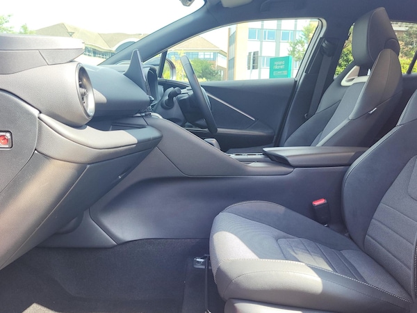 Used Toyota C-HR 2025 for sale - 75389100: Photo 10