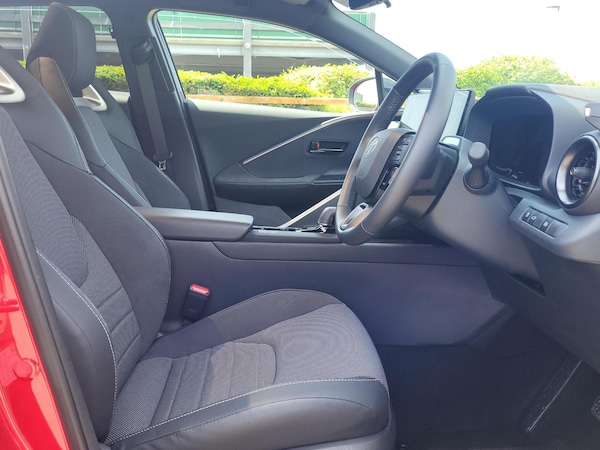 Used Toyota C-HR 2025 for sale - 75389100: Photo 11