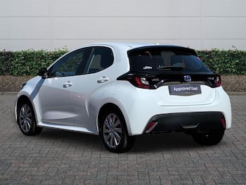 Used Toyota Yaris 2023 for sale - 79475898: Photo