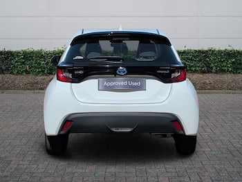 Used Toyota Yaris 2023 for sale - 79475898: Photo