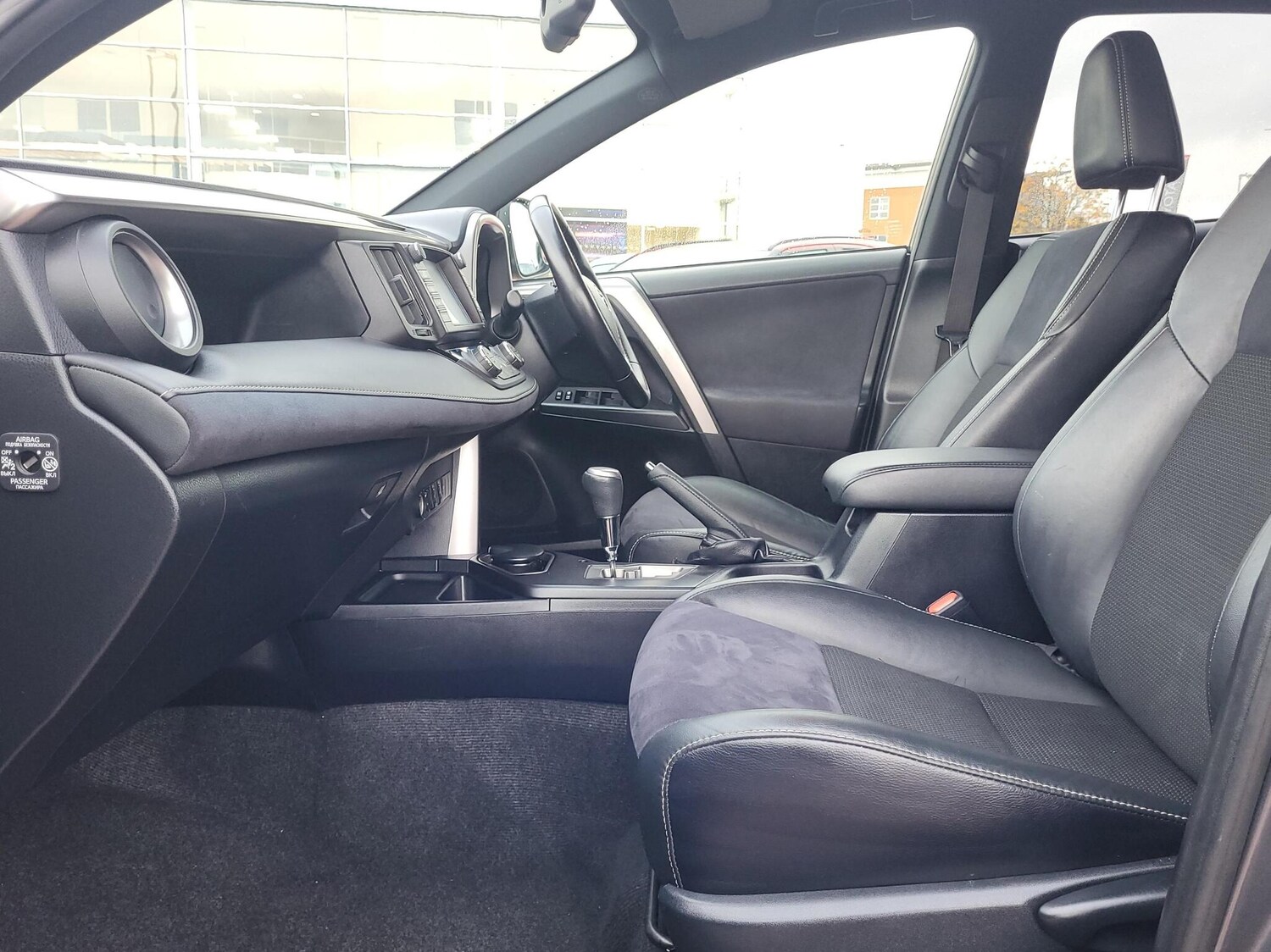 Used Toyota RAV4 2016 for sale - 77539408: Photo 10