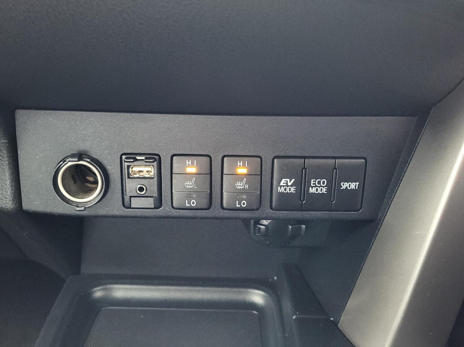 Used Toyota RAV4 2016 for sale - 77539408: Photo 21