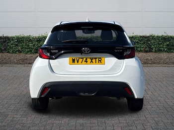 Used Toyota Yaris 2024 for sale - 79108185: Photo