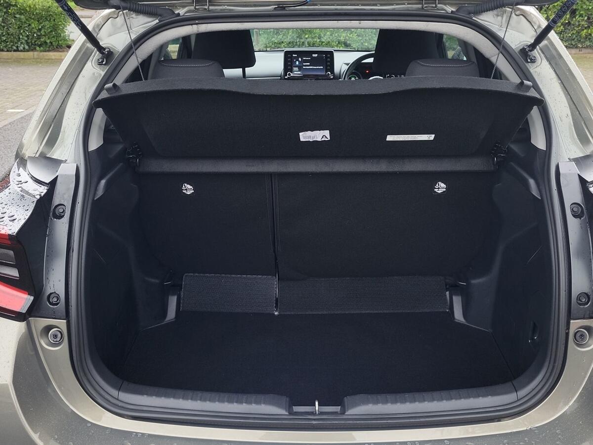 Used Toyota Yaris 2022 for sale - 77280572: Photo 10