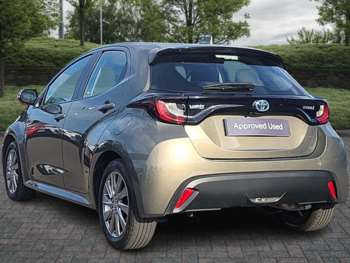 Used Toyota Yaris 2023 for sale - 74214196: Photo