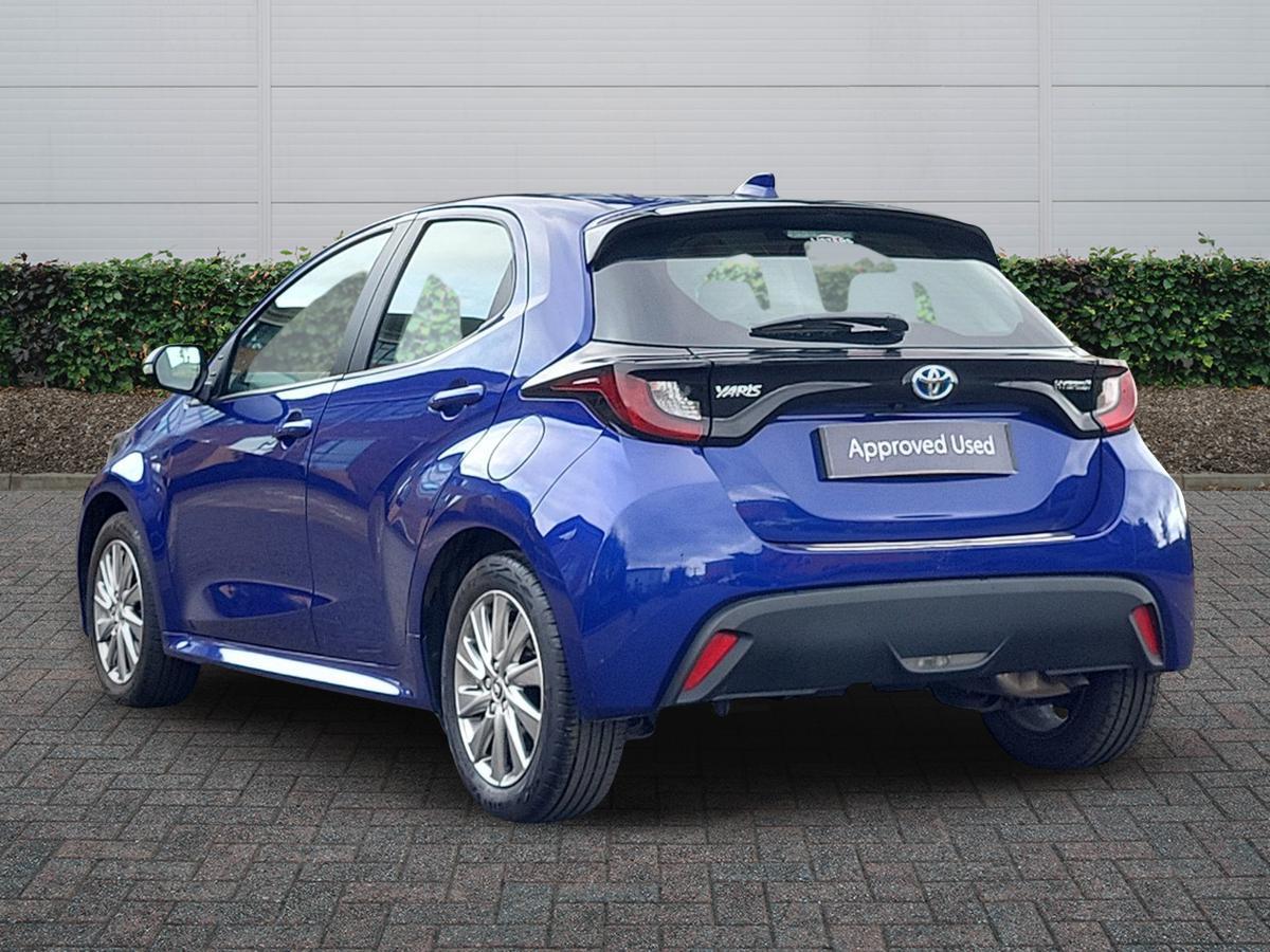 Used Toyota Yaris 2023 for sale - 77627124: Photo 2