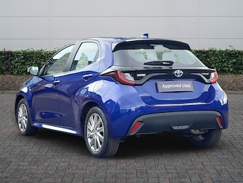 Used Toyota Yaris 2023 for sale - 77627124: Photo