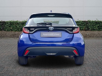Used Toyota Yaris 2023 for sale - 77627124: Photo