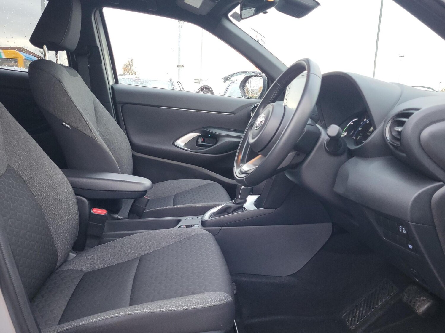 Used Toyota Yaris 2023 for sale - 76500878: Photo 11