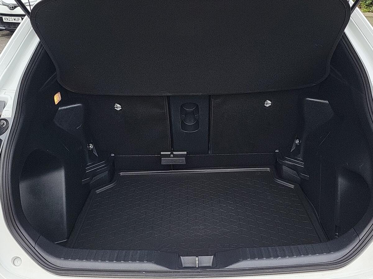 Used Toyota Yaris 2024 for sale - 77046361: Photo 10